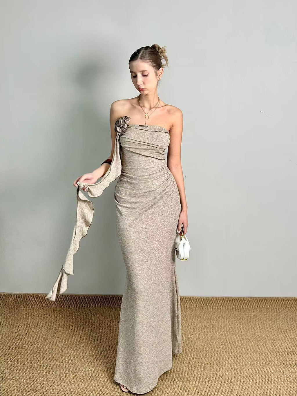 JQWENTION Ruched Strapless Maxi Dress with Detachable Scarf Detail (2026 SS)
