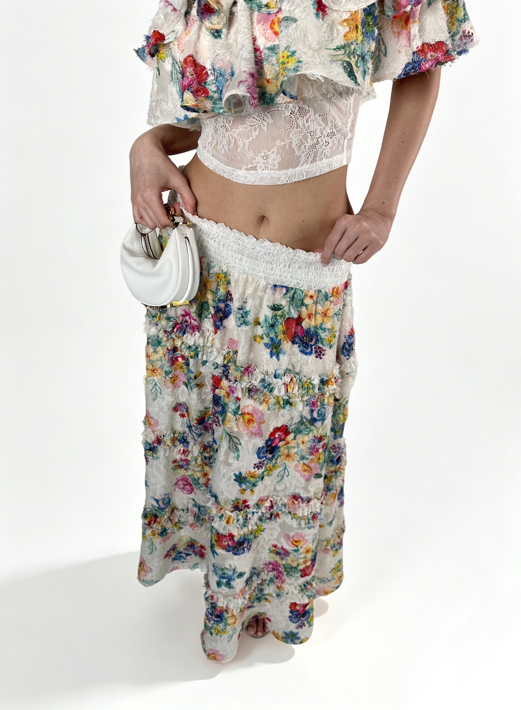 PRE-SALE JQWENTION “White Porcelain & Wild Roses” Off-Shoulder Two-Piece Set – Crop Top & Skirt (2026 SS)