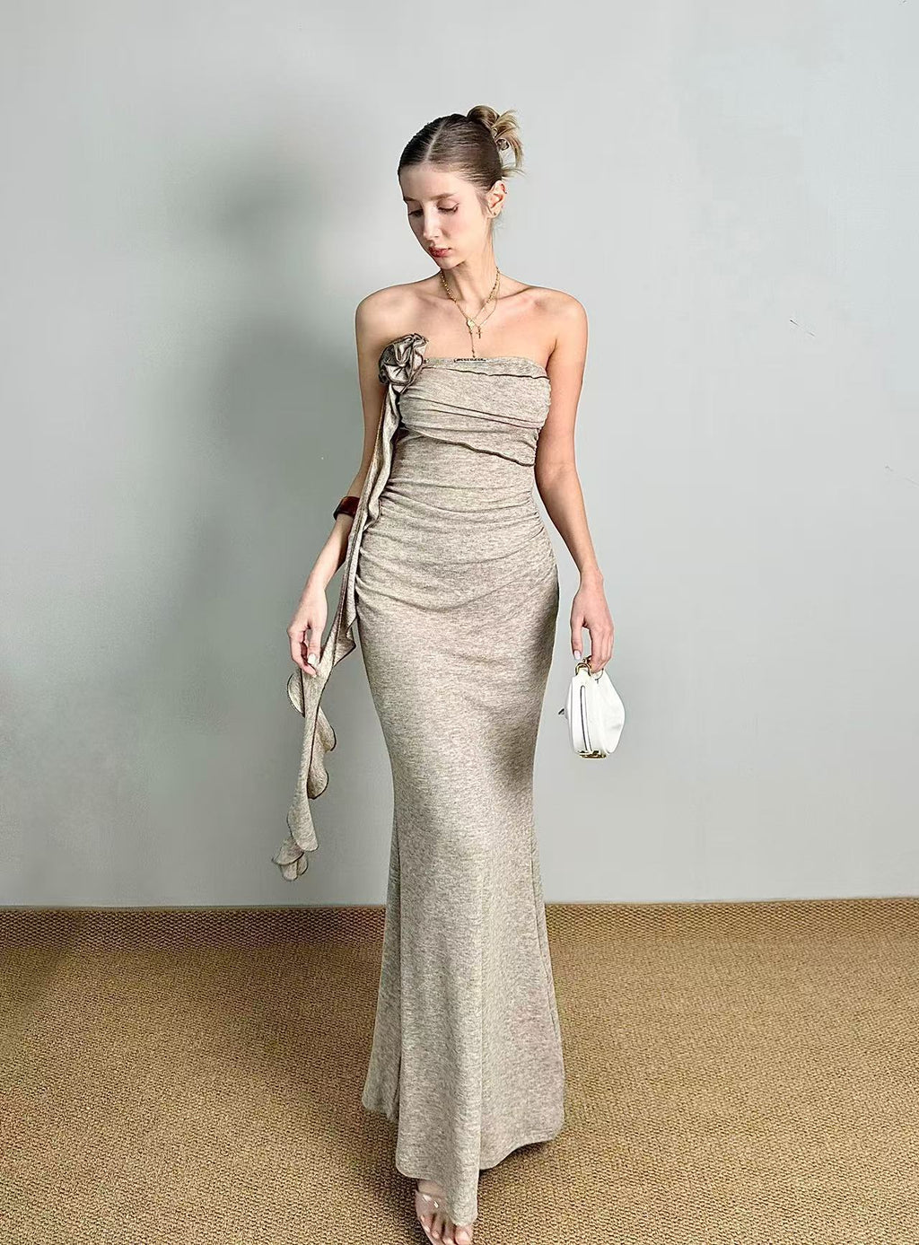 JQWENTION Ruched Strapless Maxi Dress with Detachable Scarf Detail (2026 SS)