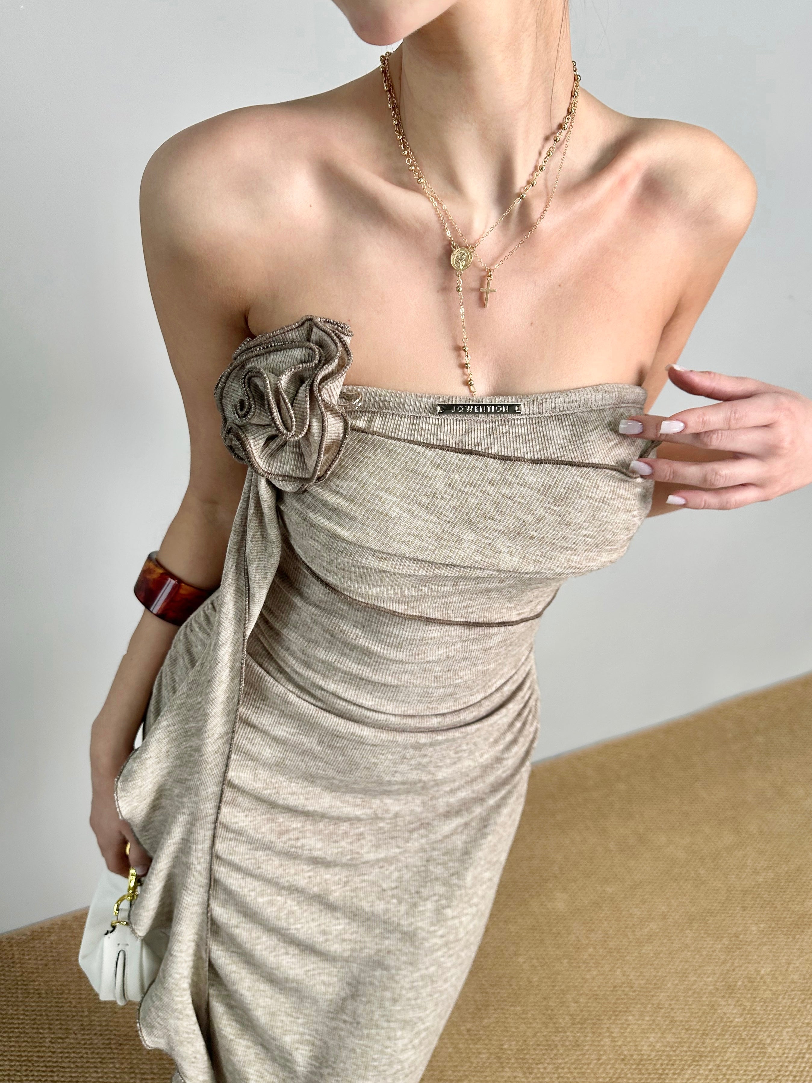 JQWENTION Ruched Strapless Maxi Dress with Detachable Scarf Detail (2026 SS)