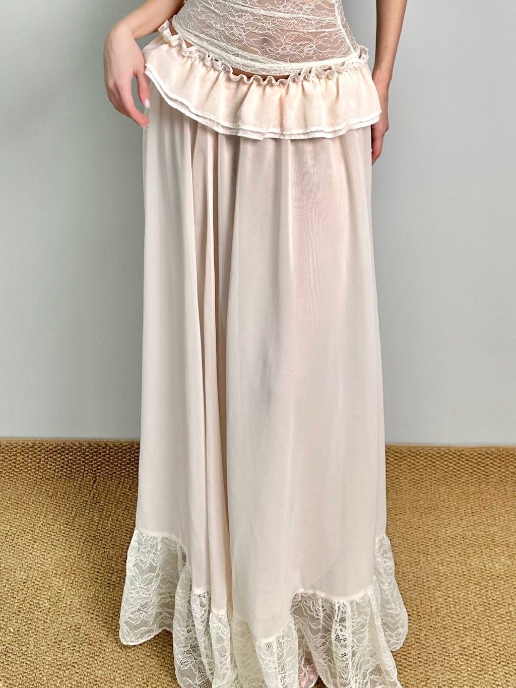 Jqwention Blush Pink Halter Dress Set – French-Inspired Ruffle Design, Flattering Slim Silhouette (2-Piece)